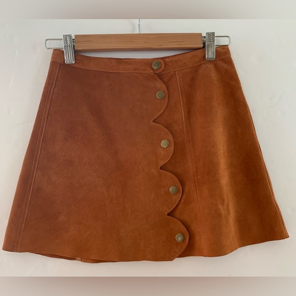 Free People Dresses & Skirts - Free People Leather Scallop Mini Skirt Size 4